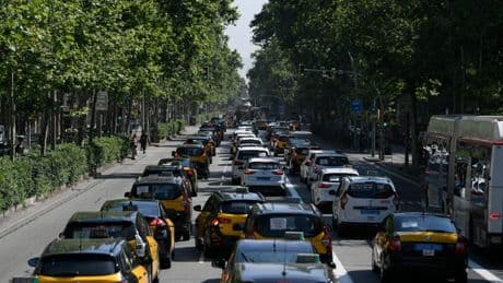 Une femme forcée d'accoucher en pleine rue à cause d'un taxi qui a refusé de l'emmener à l'hôpital en Espagne