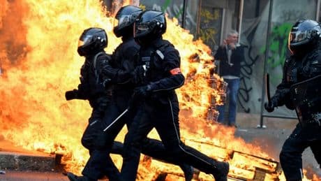 Trois policiers de la Brav-M condamnés pour violences et menaces lors d'une manifestation contre la réforme des retraites