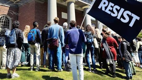 Woke Dogmatiker haben Amerikas Elite-Unis angreifbar gemacht