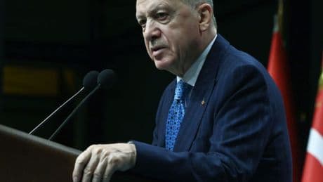 "Küresel ısınma doğanın kendini savunmasıdır"