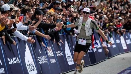 Tom Evans, vainqueur de l’UTMB : « Génial de prouver que l’on peut s’imposer en vivant au Royaume-Uni et en s’entraînant sur tapis roulant »