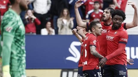 2-0. Osasuna pone su 'cabeza' en Europa, merced a un Atlético apático