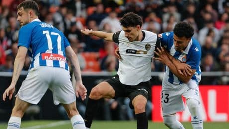 Valencia CF - RCD Espanyol: el duelo en Mestalla, foto a foto
