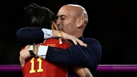 Spanien wieder im Finale – dieses Spiel weckt Erinnerungen an den Kuss-Skandal