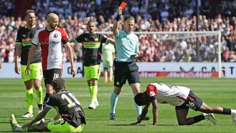 Vrijspraak voor Feyenoord-back Givairo Read na rode kaart tegen PSV