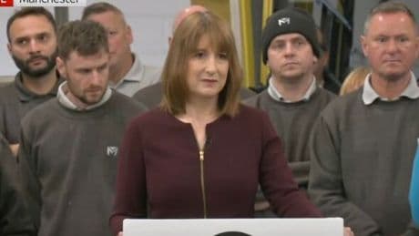 Rachel Reeves mocked as men behind her during big ‘£15bn’ speech look unimpressed