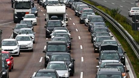 Zeugnisse: Sommerferien starten in Sachsen - Viel Verkehr erwartet
