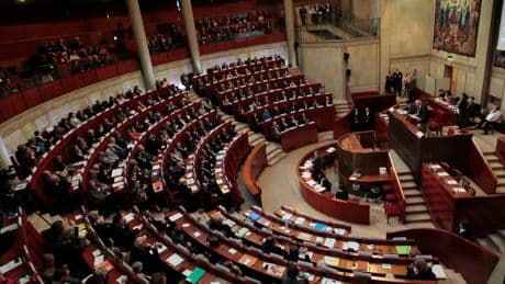 "2.500 euros net pour quatre jours de travail par mois": un rapport parlementaire étrille le Cese et ses "publications peu nombreuses"