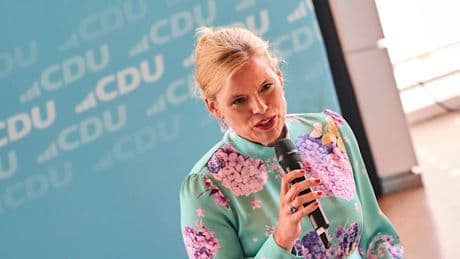 „Bild wird in Geschichtsbücher eingehen“ – Klöckner tritt bei CDU-Sommerfest bei „Nius“-Sponsor auf