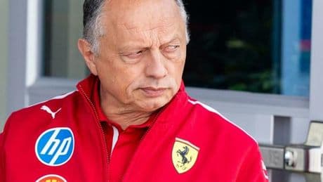 Ferrari, Hamilton e Leclerc si schierano con Vasseur: troppe chiacchere, il nostro è un progetto a lungo termine