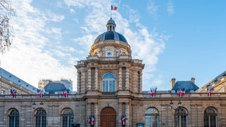 Aides publiques : le Sénat veut contraindre les entreprises à rembourser en cas de délocalisation