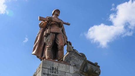 „Recht absurd“ – Kritik an Außenamtsschreiben zum Gedenken für tote Soldaten