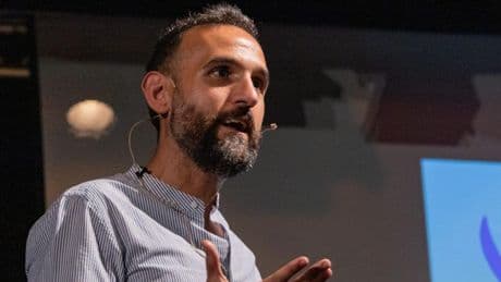 Antonio Valenzuela, fisioterapeuta experto en salud: “Tener ganas de ir a hacer pis constantemente puede ser una señal de desequilibrio en tu sistema nervioso”