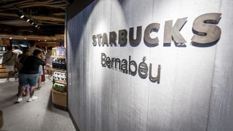 Starbucks aterriza en el Santiago Bernabéu para abrir su tienda más grande en España