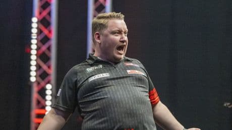 Trotz großer Aufregung - Deutsches Team mit Mega-Auftakt in Darts-WM