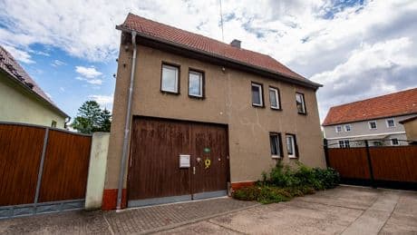 Laura W. (19) tagelang vermisst - Finanzbeamtin soll Frau nackt in eine Kiste gesperrt haben