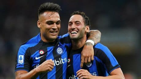 Inter, Calhanoglu: «Con Lautaro Martinez è tutto chiarito. Sono contento di essere qui e ora voglio iniziare a lavorare»