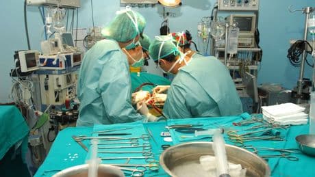 Avance &quot;histórico&quot; en el mundo de la medicina: se realiza el primer trasplante de vejiga en humanos