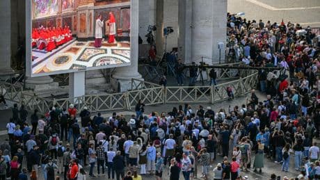 « Extra omnes ! », « Tout le monde dehors ! » : le conclave a commencé