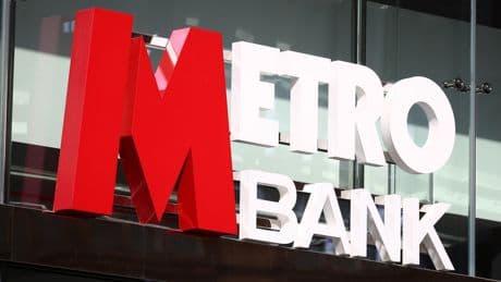 Metro Bank faces backlash over &#163;60m share bonanza for bosses