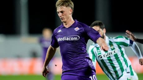 Everton track Icelandic striker with goals in his blood