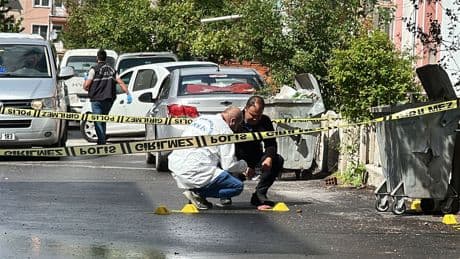 Komşusu olan 2 kardeşi tabancayla vurdu, yakınları tarafından darbedildi: Yaralılar var
