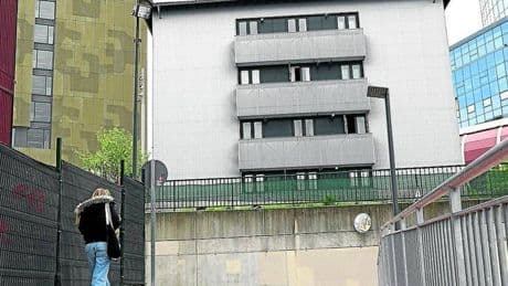 El infierno de un bloque de pisos sociales de Olabeaga: «No podemos más»