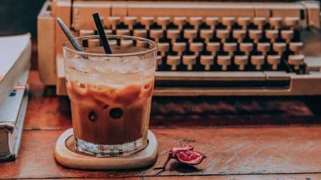 Over e caffè, 5 idee gustose per berlo fresco anche d'estate