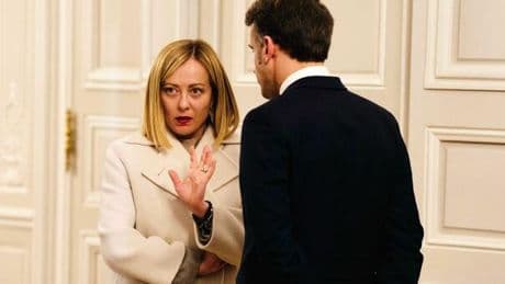 Meloni ricuce con Macron, a Roma l?incontro del disgelo. Colloquio su Ucraina, Medio Oriente e i dossier Ue