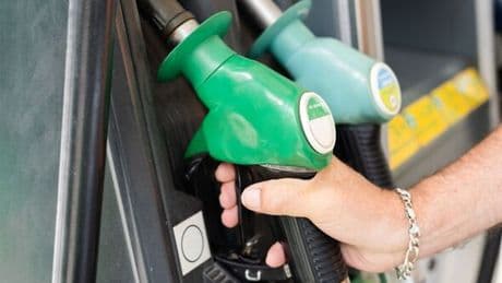 Motorists can save petrol and lower fuel consumption by 175% this Bank Holiday weekend