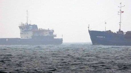 Fırtına etkisi: Karadeniz'de yük gemileri Sinop'a sığındı