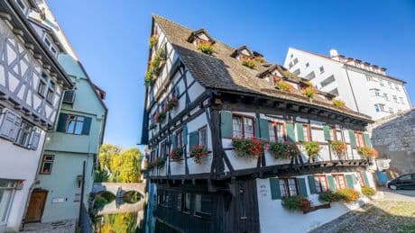Über 600 Jahre alt - Das schiefste Hotel der Welt steht in Ulm