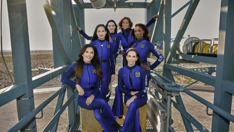 Katy Perry y la novia de Jeff Bezos, en la primera misión turística espacial solo de mujeres