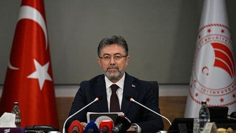 Bakan Yumaklı'dan orman yangını uyarısı: Sadece ormanlık alanlarda değil, dışarıda da ateş yakmayın