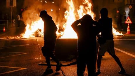 Lausanne: Schweizer Stadt versinkt in Krawallen