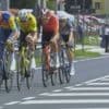 Peloton in twee stukken: Tiberi en Van Aert hebben zich laten verrassen