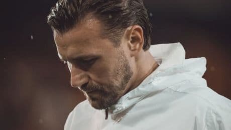 Dimitrievski se siente engañado por el Valencia... y por Corberán