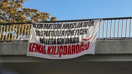 CHP'nin Kadıköy mitingi öncesi sahte pankartlı provokasyon girişimi