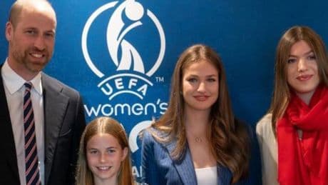 Las Princesas vibran con las Reinas del fútbol
