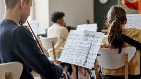 Cultura ampliará los usos del bono joven de 400 euros: de clases de música a material artístico