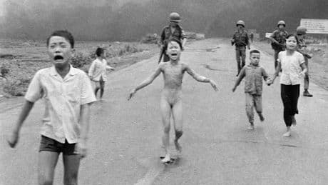 Tarihe geçen fotoğraf için şüpheli rapor: "Napalm Kızı"nı kim çekti?