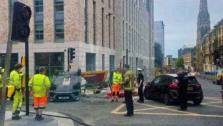 Major Glasgow city centre street closed after vehicle overturns in crash
