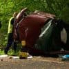 16-jähriger Fahrer überlebt schwer verletzt: Vier junge Menschen sterben bei Autounfall in NRW