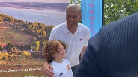 "Un projet extraordinaire": Zinédine Zidane inaugure le début des travaux de la Maison du Point Rose à Istres