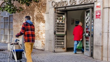 Más de la mitad de los españoles piensa que los impuestos son necesarios, aunque cuatro de cada cinco creen que no se explica a qué se dedican