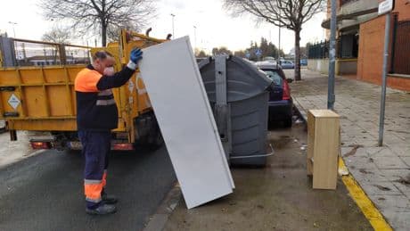 Sevilla propone para 2026 una nueva bajada del IBI y bonificaciones para paliar la "tasa Sánchez" de basura