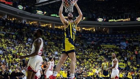 Fenerbahçe'nin eski yıldızı Anadolu Efes'te
