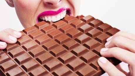 Scientists discover chocolate could help you beat jet lag - particularly one type