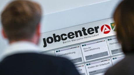 Wirtschaftswende kommt nicht in Schwung - Experten warnen vor Entlassungswelle in Deutschland