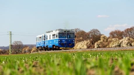 "Il reconnaît les obstacles": pour la première fois, un train autonome circule sur une voie classique en Europe